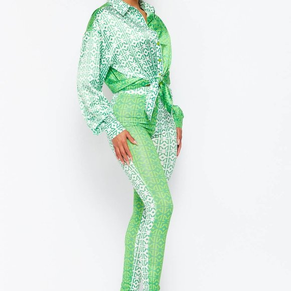 Green and White Geometric 2 piece lounge set - Picture 4 of 4